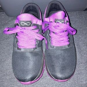 Womens sneakers size 5